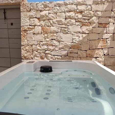 Trullo Soave - Outdoor Jacuzzi Alberobello
